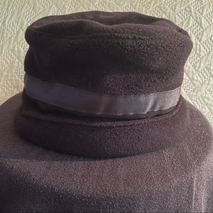 Black soft bucket hat